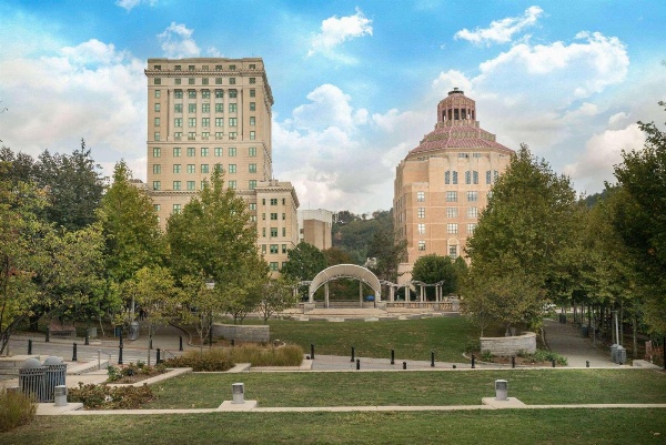 Days Inn by Wyndham Asheville North image 7